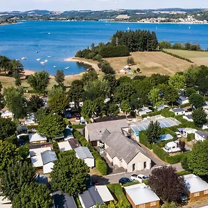 Camping Parc Du Charouzech, Salles-Curan